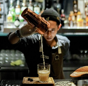 Start Bartending - How To Become A Bartender